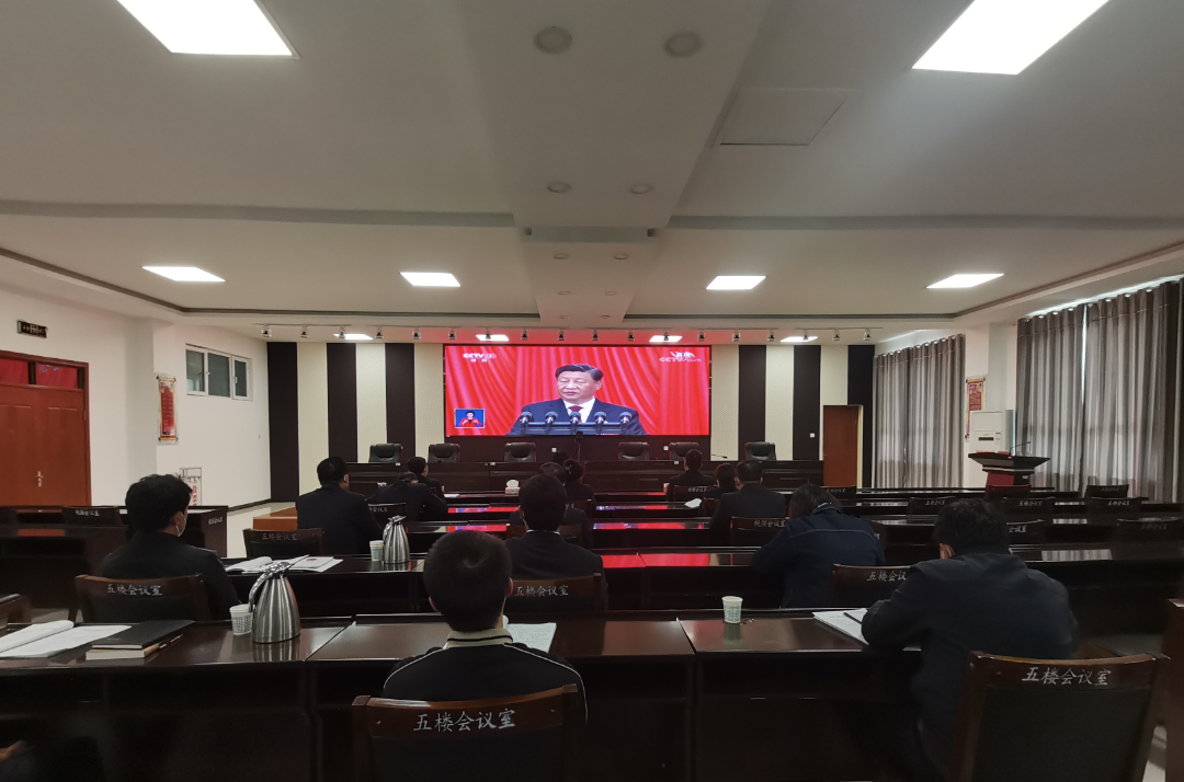 ����ʲحӢ��ɳ��졿Ӣ��ɳ�ؼ��ɾ���ѧ�����ʮ�󱨸棬��Ļʢ��һ��һ��ѧ